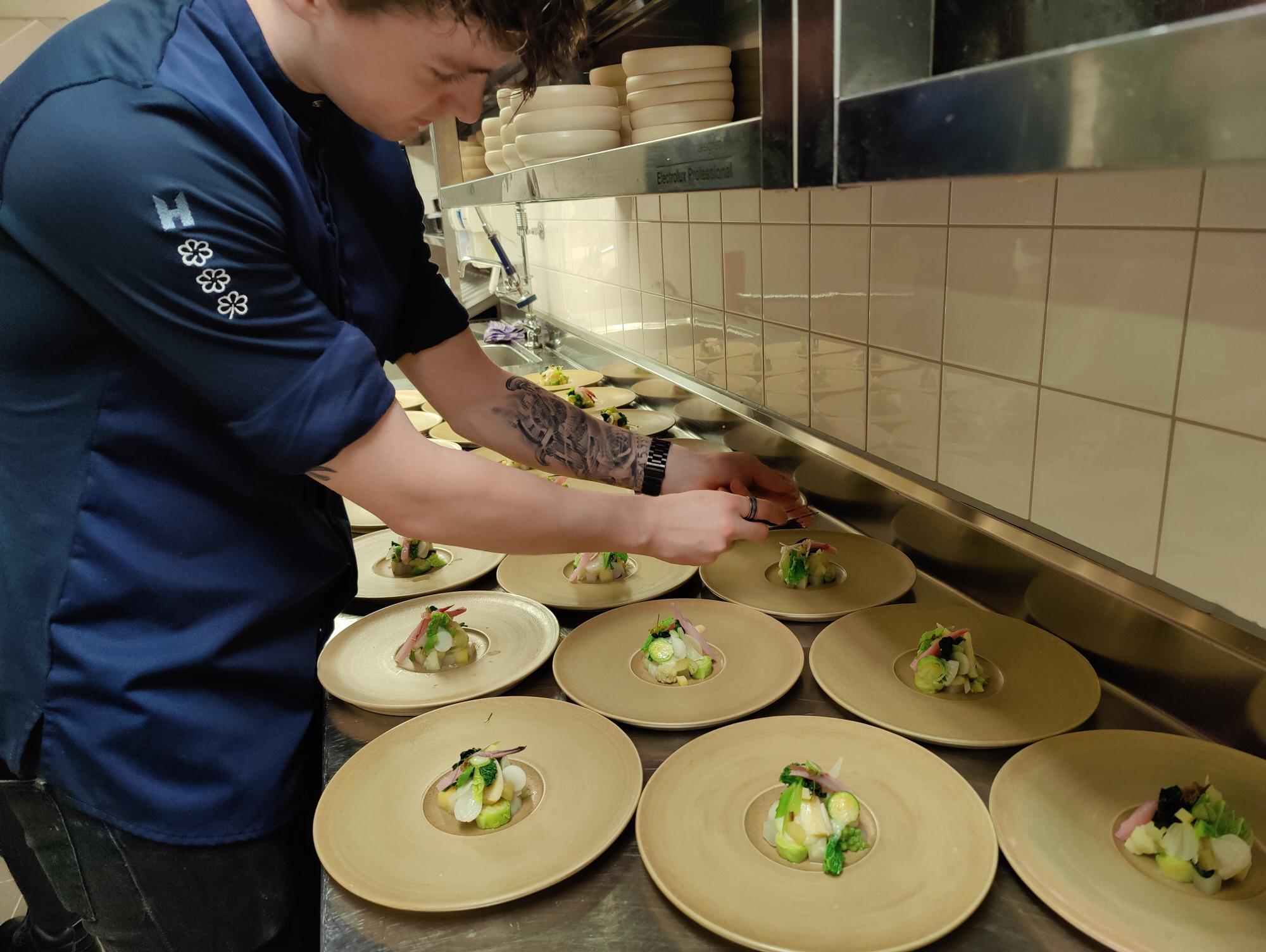 Geen geheimen in de keuken van restaurant Flore**.