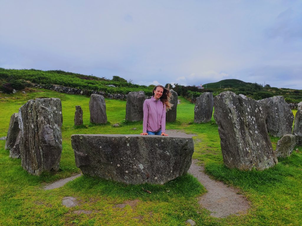 Lisa bij de Dromberg stone circle